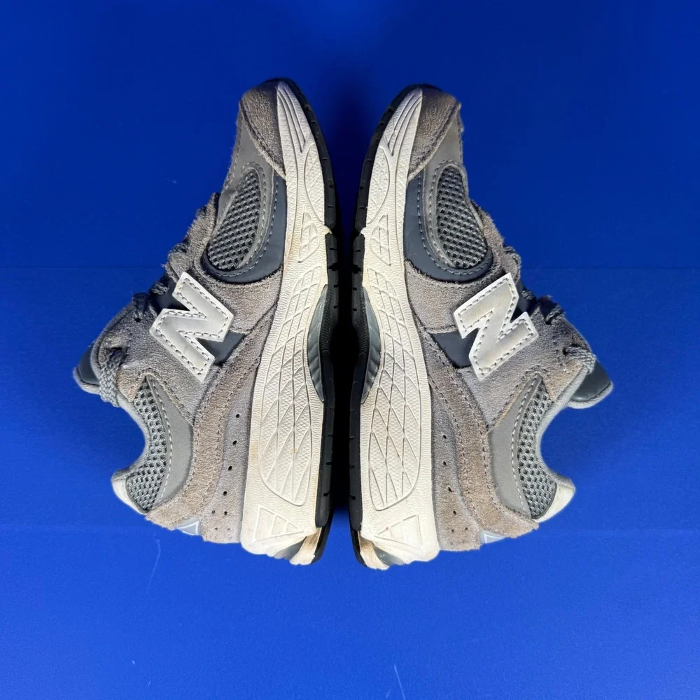 New Balance 2002R Kids Grey Suede Mesh Running Shoes PC2002ST Size 11‎ US Boy